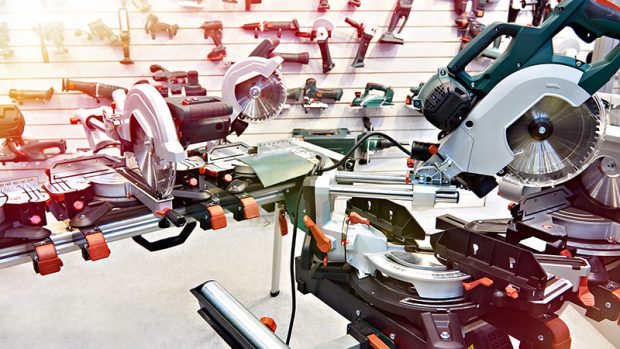 Electric saws in tool store
